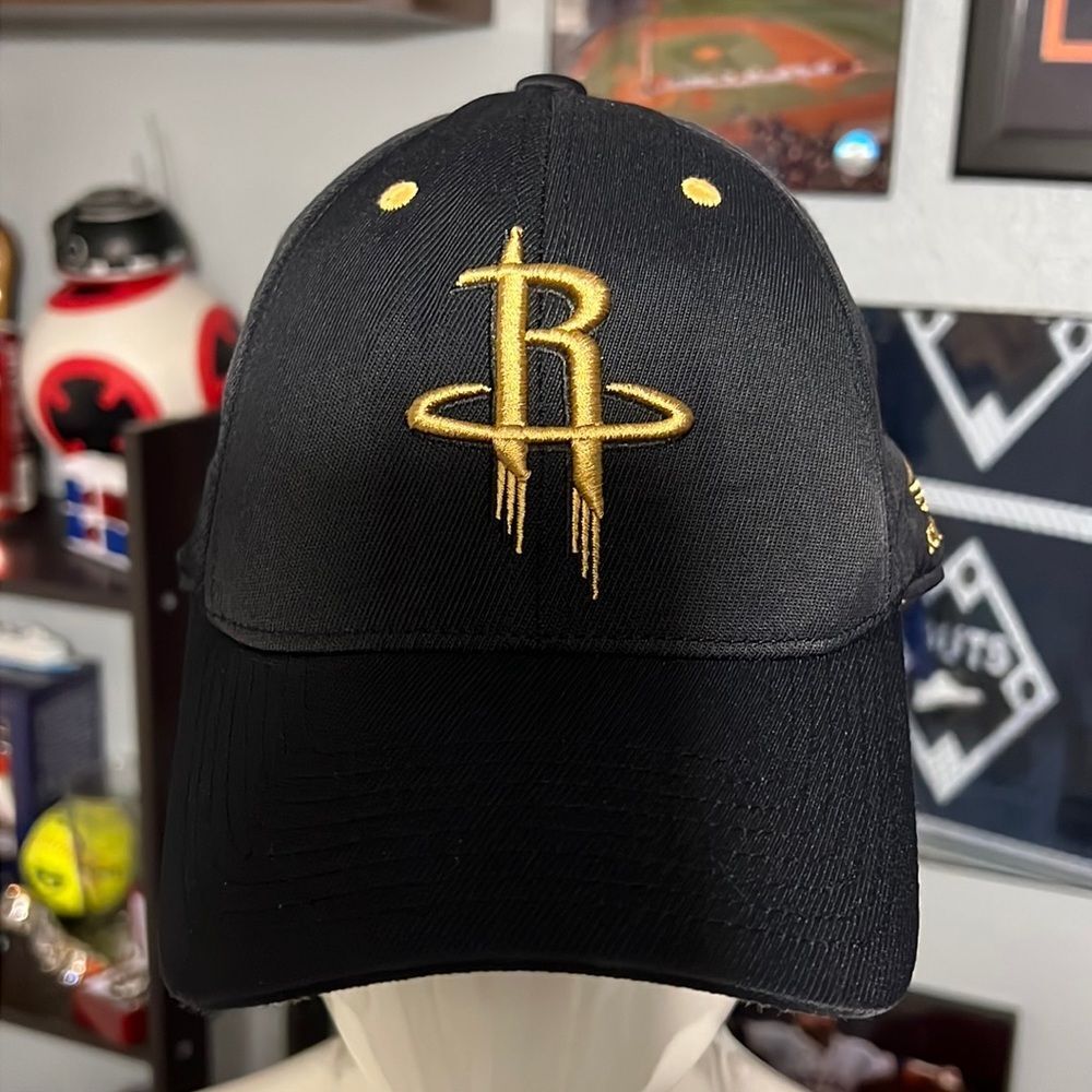 Houston Rockets, gold Adidas hat size says fits most in great shape